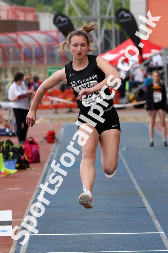 Womens under-17s triple jump, North Eastern Champs, Gateshead Stadium. Photo: David T. Hewitson/Sports for All Pics